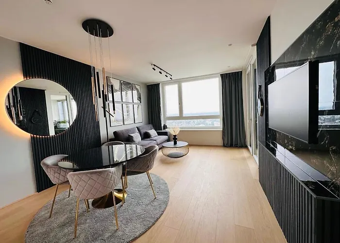 Apartment High-end Close To Metro And Uno-city With E-parking *