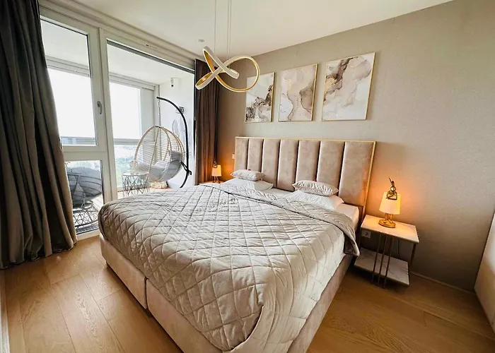 Apartment High-end Close To Metro And Uno-city With E-parking *