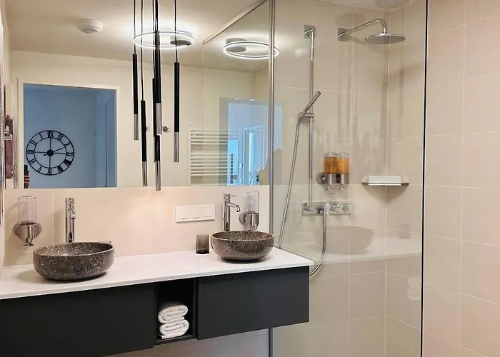 Apartment High-end Close To Metro And Uno-city With E-parking